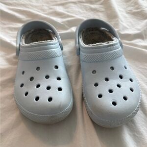 CROCS Men 6 Women 8 Classic Unisex Fur Lined Comfort SlipOn Clog Shoe light blue